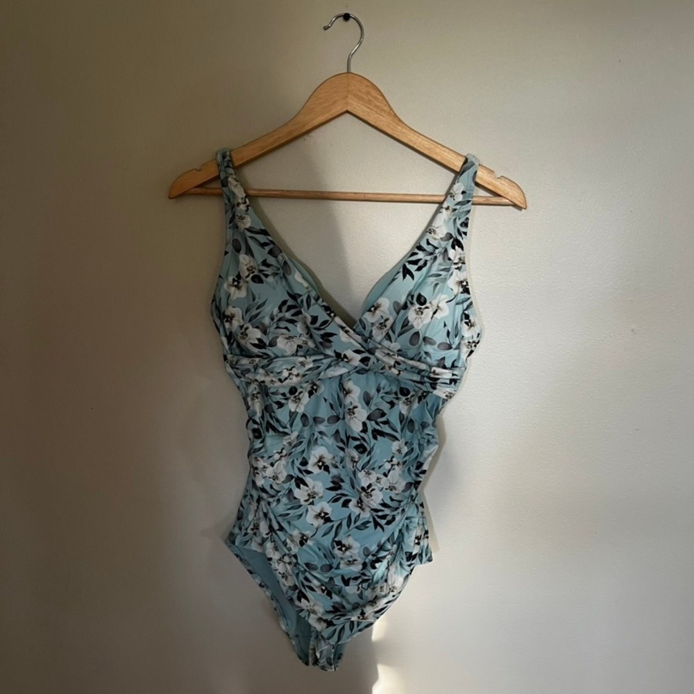 Nip Tuck Swim Womens Blue Floral Ruched One Piece Swimsuit Size 8 Multi Fit Cup